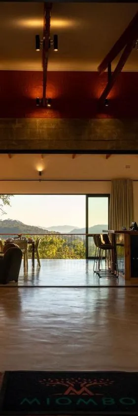 Miombo Mountain Lodge and Spa，位于Pearson Settlement的酒店