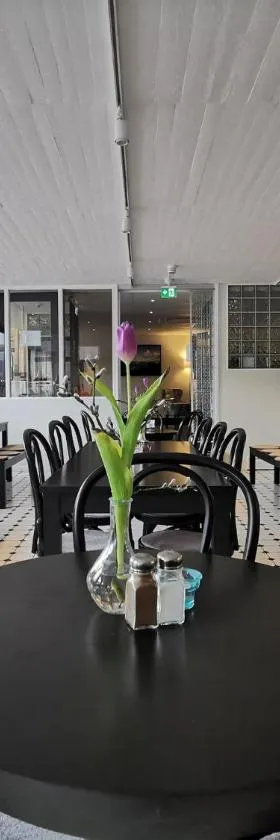 耶夫勒双人家庭酒店，位于耶夫勒的酒店