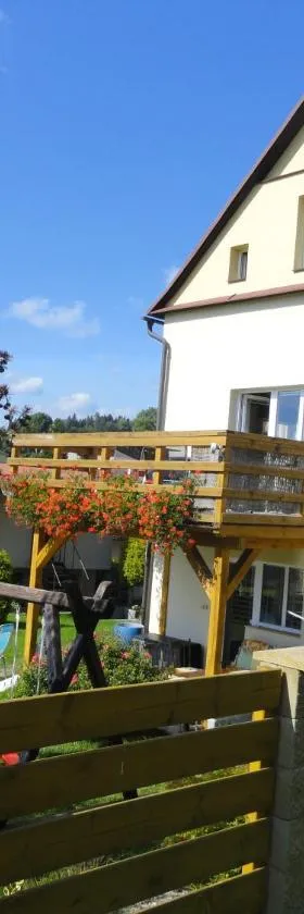 Apartmán Woodcock，位于Poniklá的酒店