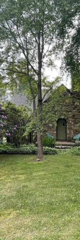 Asheville Urban Farmhouse Entire Home 4 mi to DT，位于阿什维尔的酒店