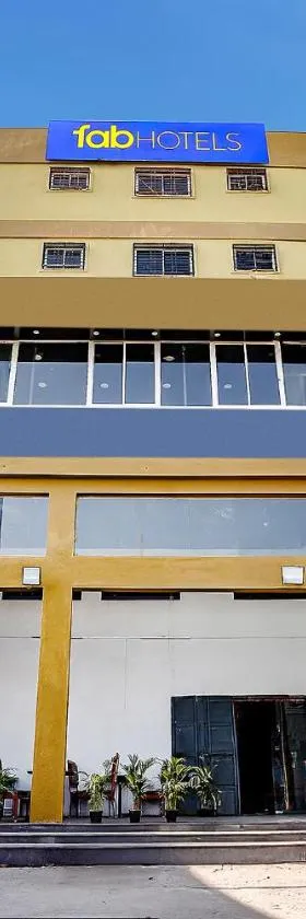 FabHotel Galaxy Stay - Nr Morya Hospital，位于浦那的酒店