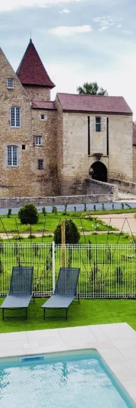 Château de la Mothe de Vicq - Allier, à proximité de Vichy，位于Vicq的酒店