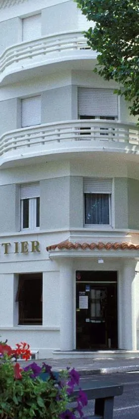 Logis Hôtel Cartier，位于屈伊朗的酒店