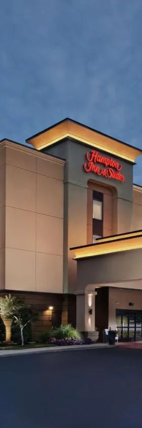 米林顿希尔顿恒庭旅馆&套房酒店，位于米灵顿的酒店