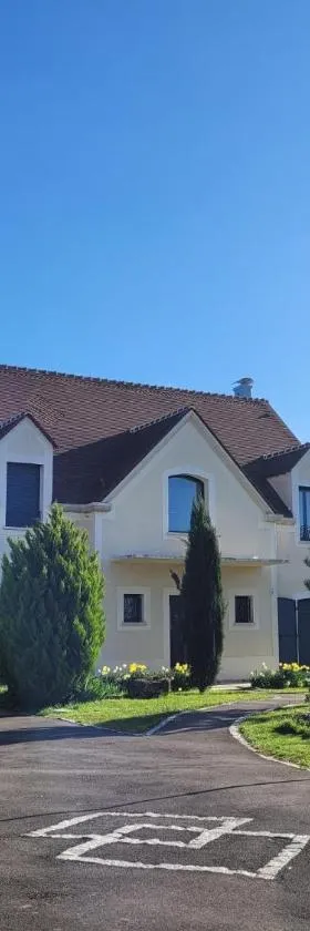 Villa NICAISE，位于Moisenay的酒店