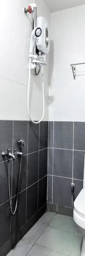 Super OYO 258 Hotel SMC Alam Avenue，位于莎阿南的酒店