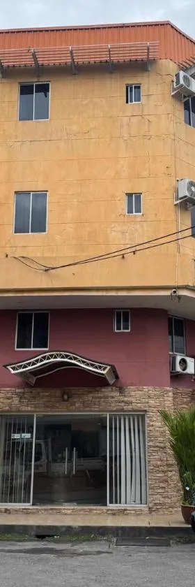 Hotel O Hotel Oriental，位于伊纳南的酒店