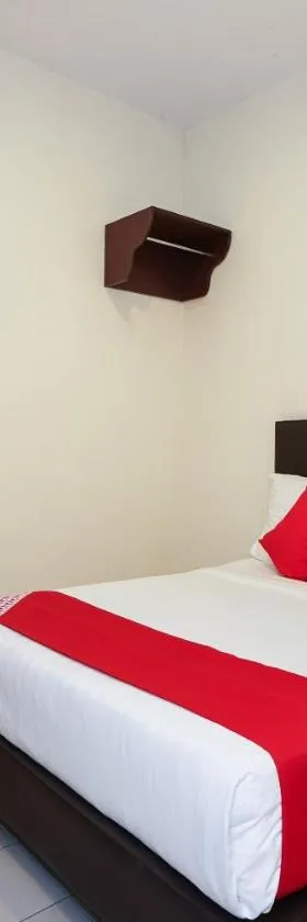 Hotel O Jj Hotel Sitiawan，位于实兆远的酒店