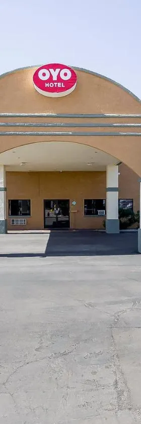 OYO Hotel Eloy Casa Grande near I-10，位于Eloy的酒店