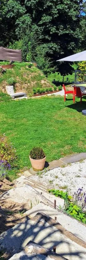 Grand cottage le pré bleu 11mn lac，位于Thizy-les-Bourgs的酒店