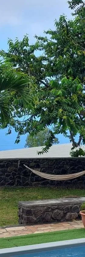 Location ST LEU CHEZ CARO，位于Étang的酒店