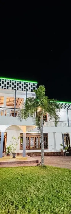 Humming Birds Suites，位于贾夫纳的酒店