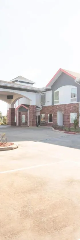 OYO Townhouse Clute Lake Jackson，位于Clute的酒店
