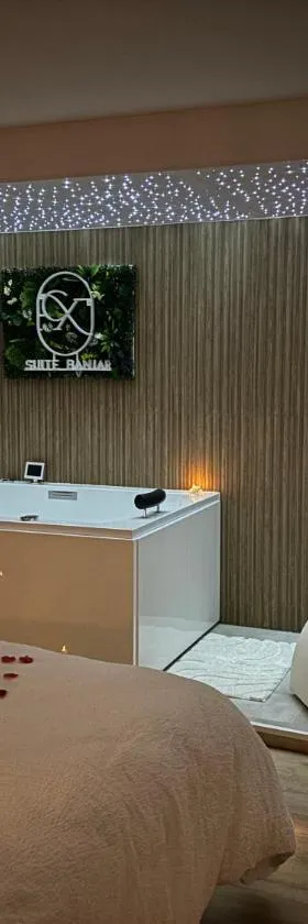 Suite Banjar-Luxe,Balnéo & Sauna，位于Saint-Aubin-dʼAubigné的酒店