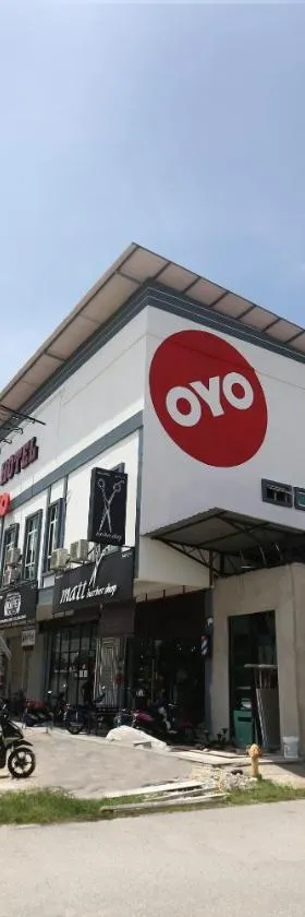 Super OYO 89678 Ady Hotel，位于瓜拉丁加奴的酒店