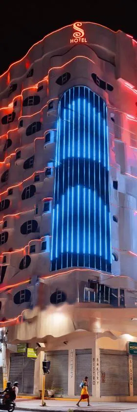 S Hotel & Residences，位于宿务的酒店