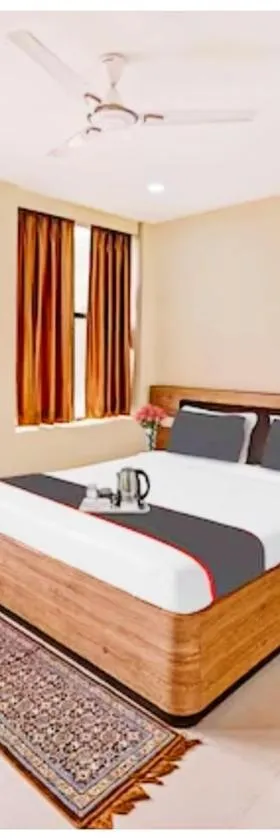 Hotel Bhubaneswar MOONLIGHT GUEST HOUSE BHUBANESWAR，位于布巴内什瓦尔的酒店