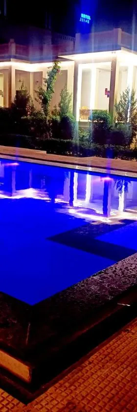 Brahma Heritage-Pool with Nature，位于布什格尔的酒店