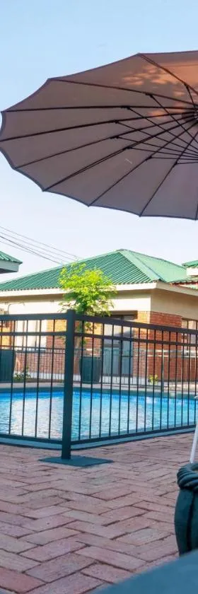 Victoria Falls Premier Lodge，位于维多利亚瀑布的酒店