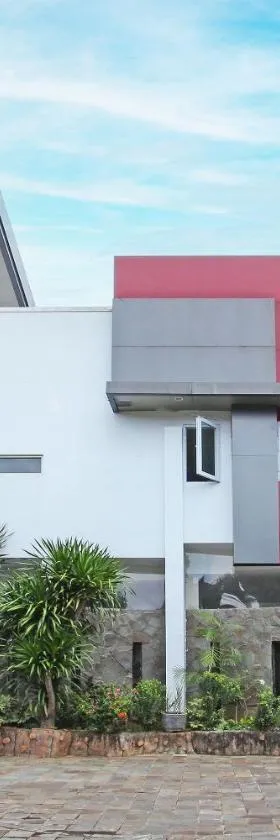 Super OYO Capital O 91665 D'prof Exclusive Guesthouse，位于三宝垄的酒店