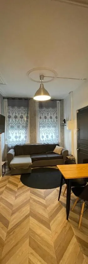 Appartement en rez de chaussez，位于布尔堡的酒店