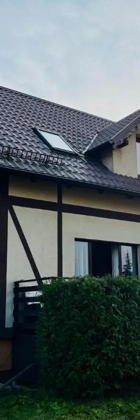 Dom na wzgórzu z widokiem na jezioro，位于Brodnica Dolna的酒店