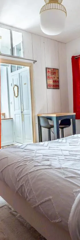 Chambre Rouge，位于Pontrieux的酒店