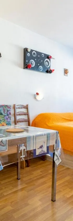 Studio Turquoise à 100m de la plage，位于贝诺代的酒店