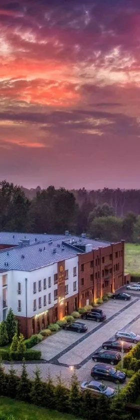 Mercure Wiazowna Brant，位于Wiązowna的酒店