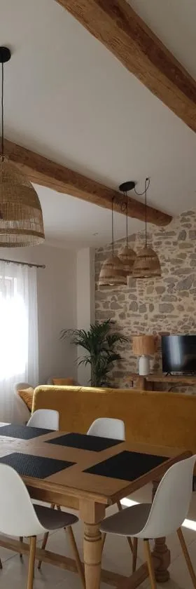 Maison Stellas，位于Fontiès-dʼAude的酒店