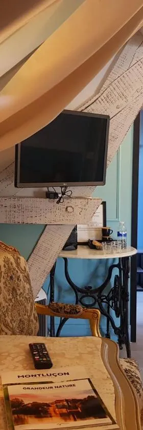 La Perle Secrète，位于Theneuille的酒店