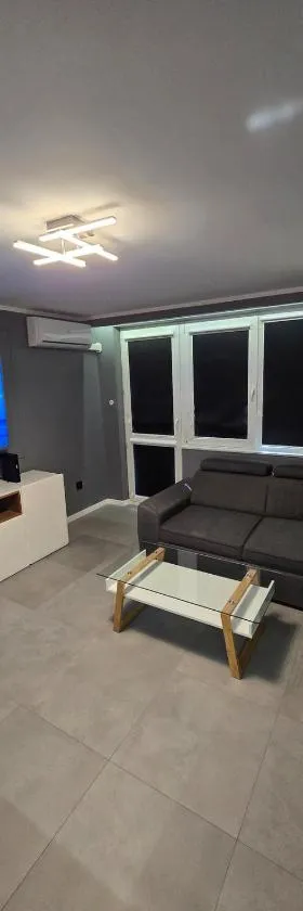 Apartament 3-pokojowy Klimatyzacja nr 3，位于拉多姆的酒店
