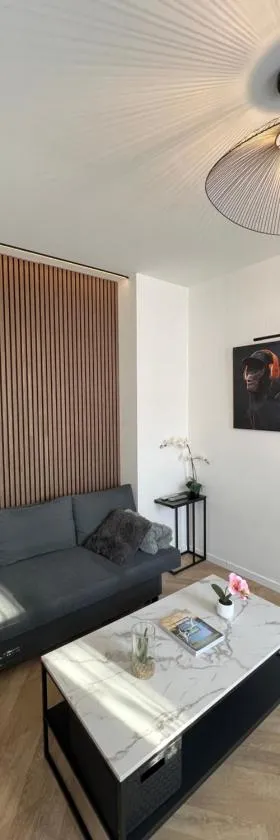 Superbe appartement neuf 2 pièces Vincennes pte de Paris，位于蒙特勒伊的酒店