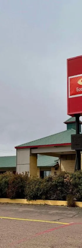 Econo Lodge，位于柴尔德里斯的酒店