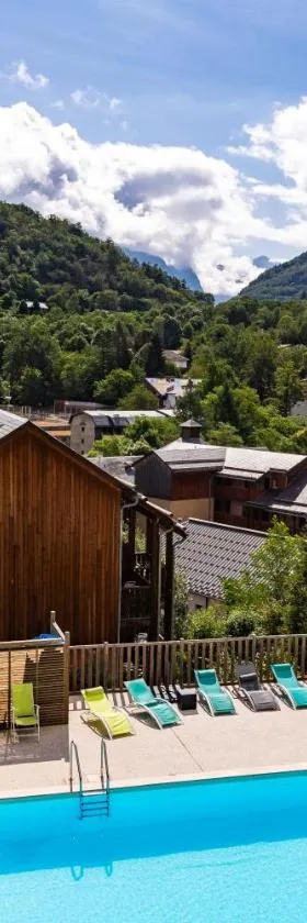 Vacancéole - Le Domaine de la Vallée d'Ax，位于阿克斯莱泰尔姆的酒店