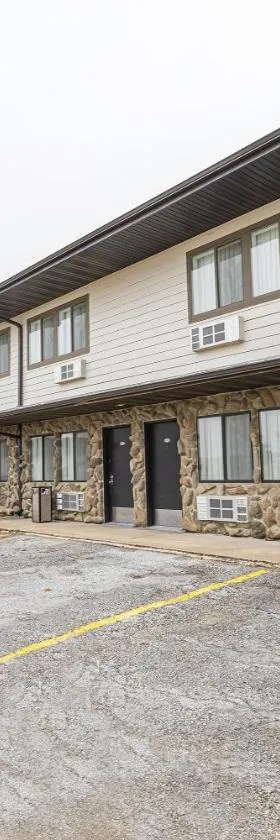 Harlan Inn and Suites By OYO Harlan，位于Harlan的酒店