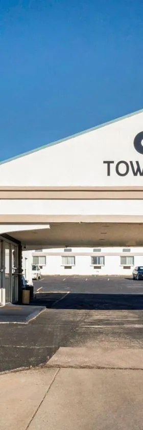 OYO Townhouse Dodge City KS，位于道奇城的酒店