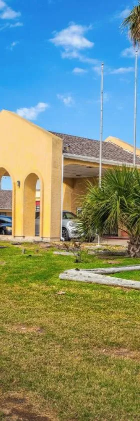 Aransas Bay Inn & Suites Corpus Christi by OYO，位于阿兰瑟斯帕斯的酒店