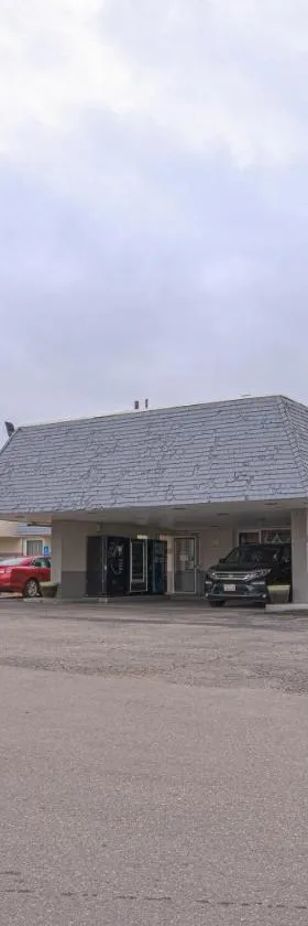 Executive Inn By Belvilla Owatonna Hwy 35，位于Owatonna的酒店