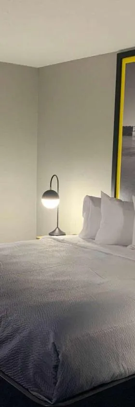 Super 8 by Wyndham Kirksville-University Area，位于柯克斯维尔的酒店