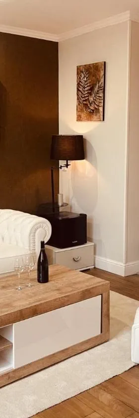 La Galerie, suite pour 2 personnes avec chambre supplémentaire possible，位于圣法尔若的酒店