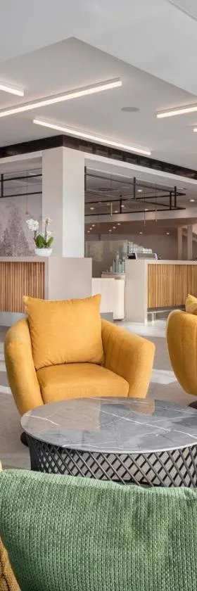 Hunguest Hotel Flóra，位于埃格尔的酒店