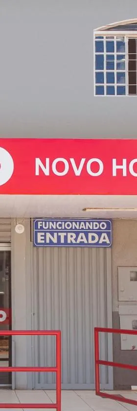 OYO M&J Hotel，位于Santo Antônio do Descoberto的酒店