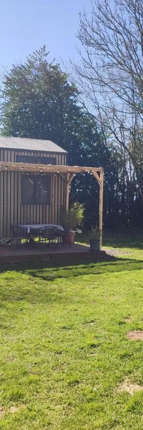 tiny house Cantal，位于Marcolès的酒店