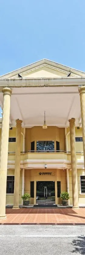 Super OYO Capital O 90434 Marmoris House，位于瓜拉丁加奴的酒店