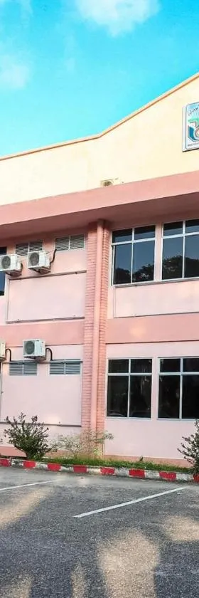 Super OYO 89640 Hotel Pelangi Marang，位于马兰的酒店