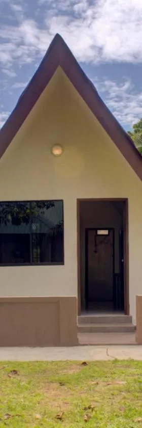 Super OYO 89896 Sedili Inn Resort，位于哥打丁宜的酒店