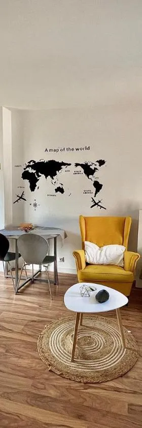 Apto-Estudio 20 min-centro Málaga，位于卡尔塔马的酒店