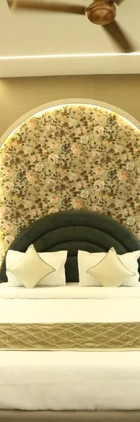 HOTEL Elegance 5 min walk from Golden Temple，位于阿姆利则的酒店
