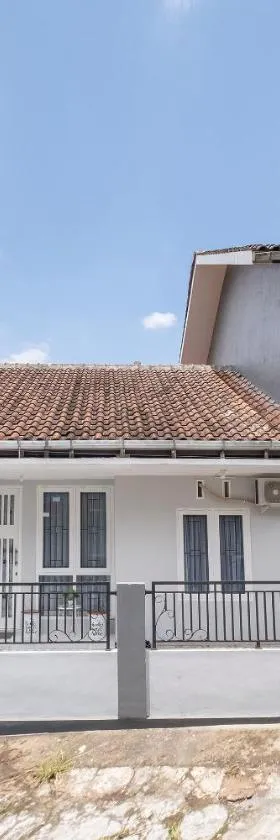 Super OYO 2727 Nareswari Guest House Syariah，位于马格朗的酒店